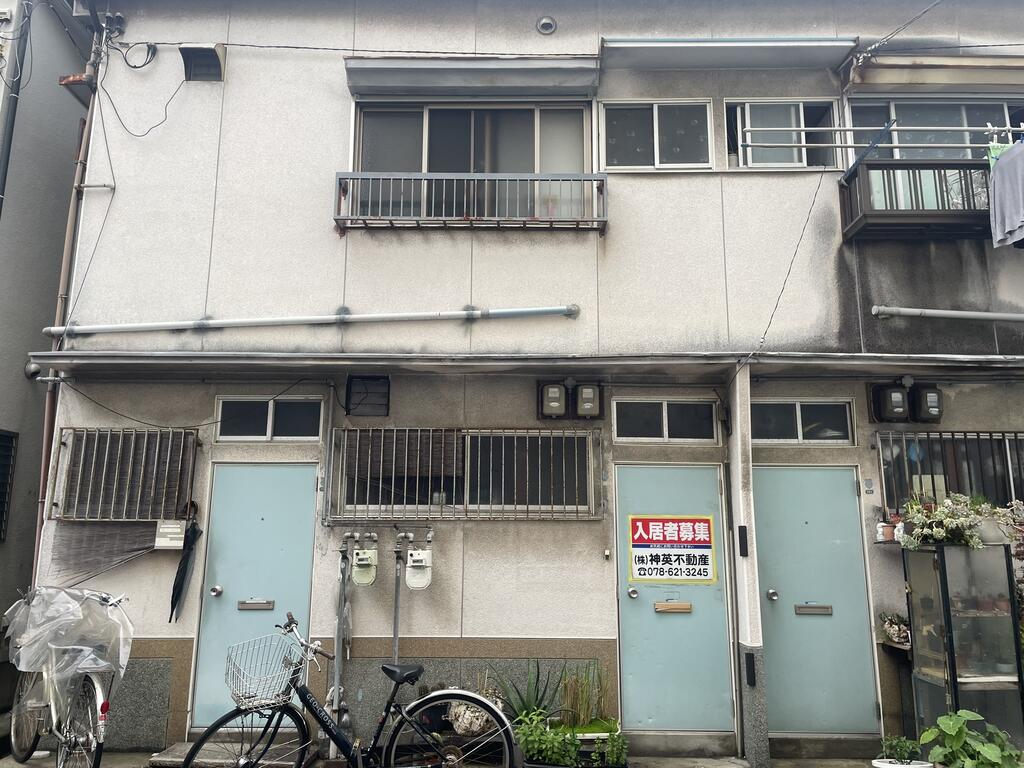 青葉町アパートの外観写真