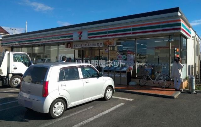 コンビニ　セブンイレブン流山おおたかの森西店（コンビニ）まで569m