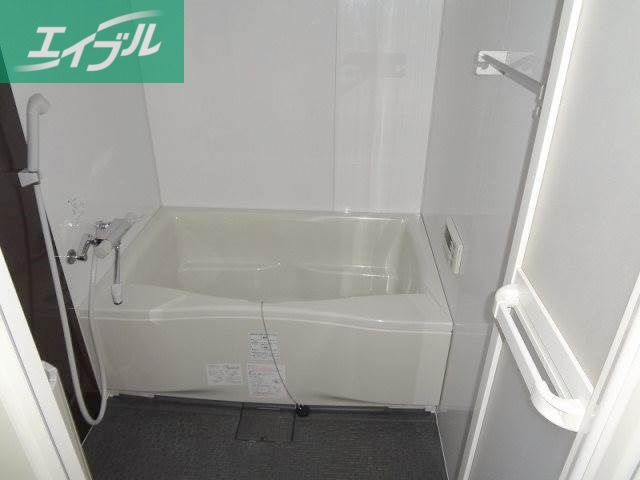 バス・シャワールーム　シャワー付きお風呂