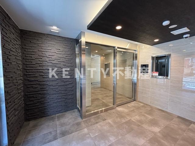 エントランス　ゆとりのあるエントランスです