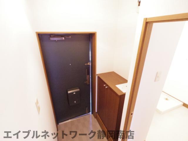 玄関　ゆったりとした玄関です