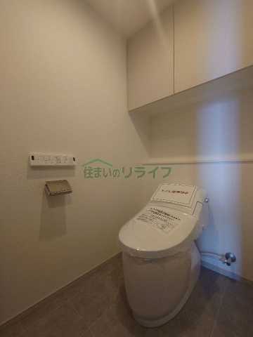 トイレ　別階層の参考写真になります。