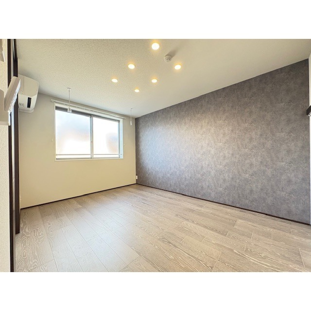 居室・リビング　８帖のゆったりとした洋室♪