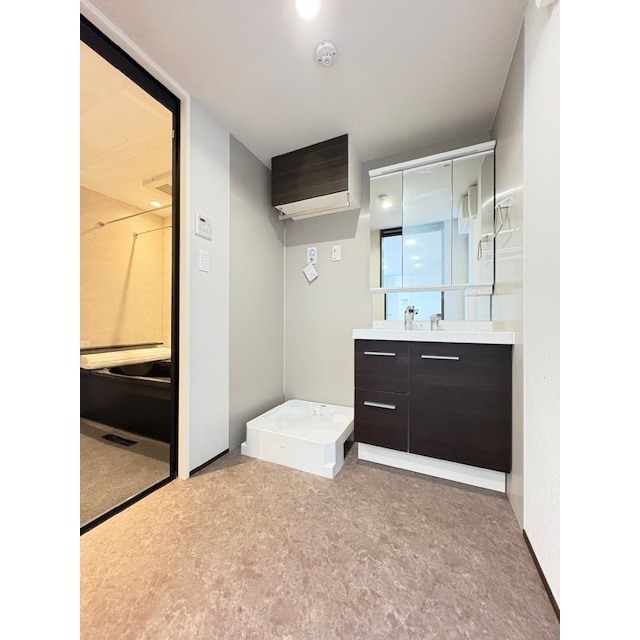 洗面設備　三面鏡にもなる洗髪洗面化粧台♪