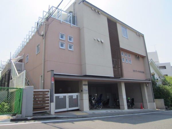 幼稚園・保育園　ポピンズナーサリースクールたまプラーザ（幼稚園・保育園）まで450m