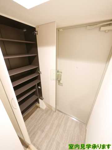 玄関　別部屋になります。