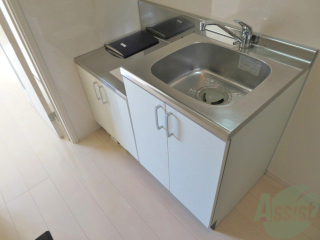 キッチン　こちらはキッチンです。一人暮らしには丁度いいサイズ。