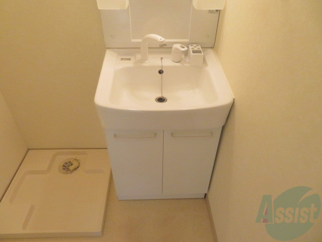 洗面設備　独立洗面台はシャンプードレッサー付きですよ。