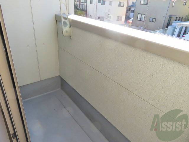 バルコニー　バルコニーは洗濯物を干すスペースがあります。