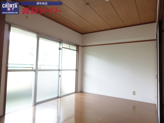 その他部屋・スペース　その他共有部分－洋室。ベランダにも出入りできます。