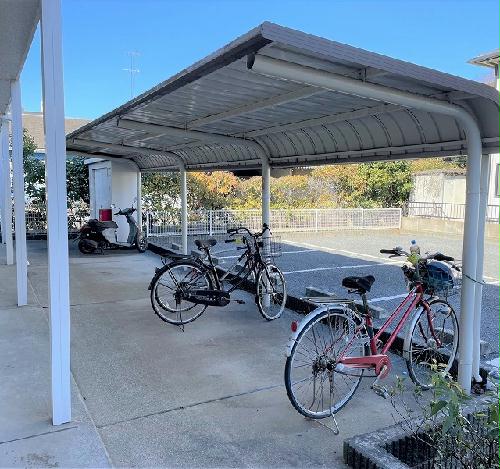 その他共有部分　屋根付き駐輪場完備