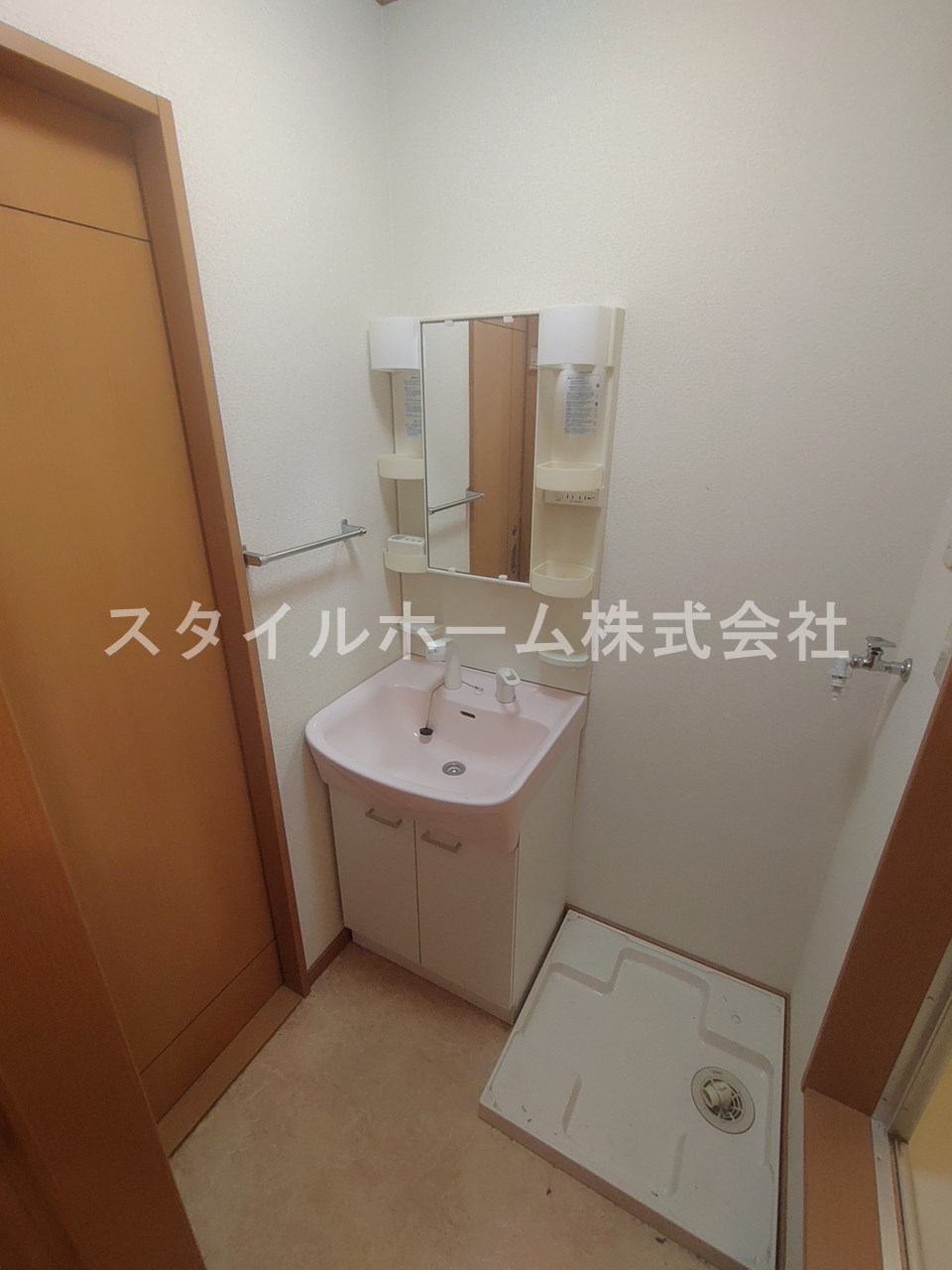洗面設備　別部屋写真です。