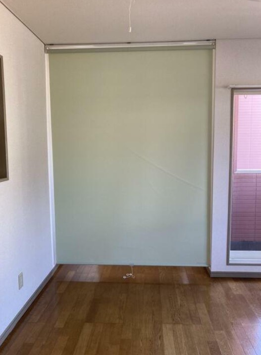 その他設備　ロールスクリーンで仕切り可