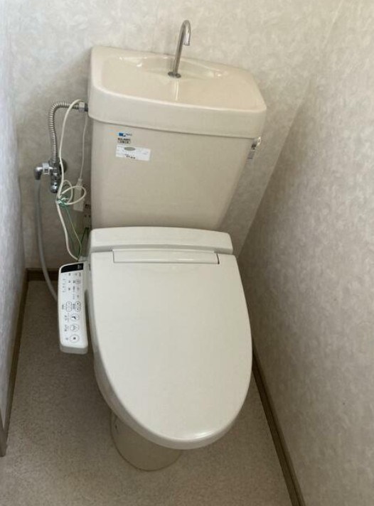 トイレ　温水洗浄便座完備