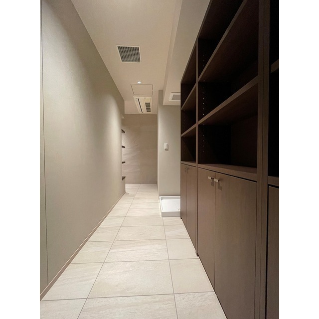 玄関　※別部屋参考写真