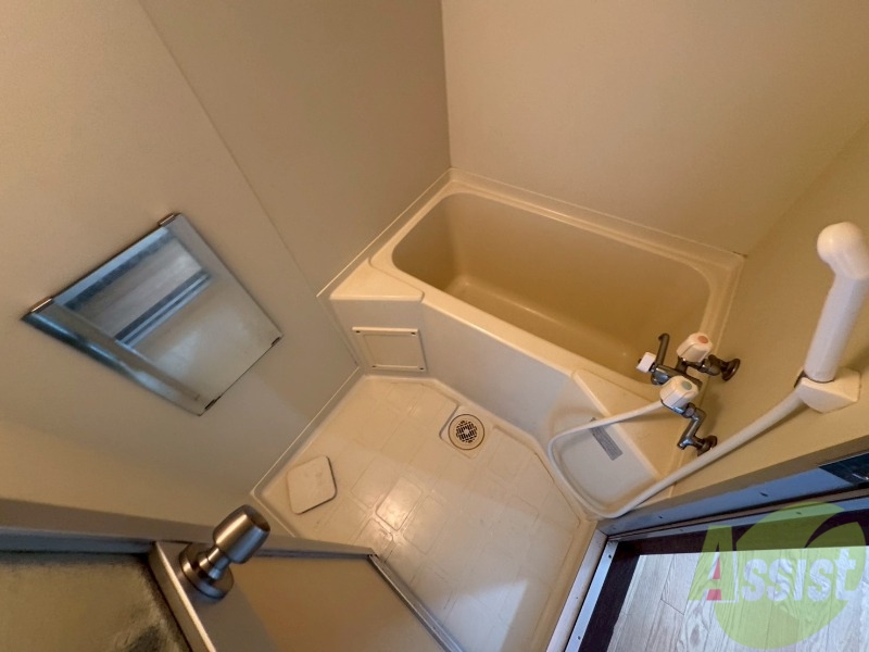 バス・シャワールーム　ユニットバスです。疲れを癒すのに欠かせませんね！