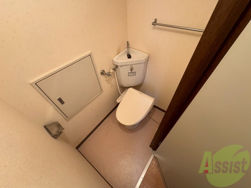 トイレ　こちらはトイレです。清潔感があり、安心して使用できます。