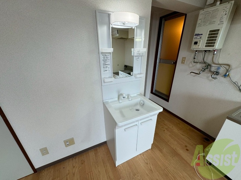 洗面設備　こちらに洗面台があります。朝の洗顔はこちらで。