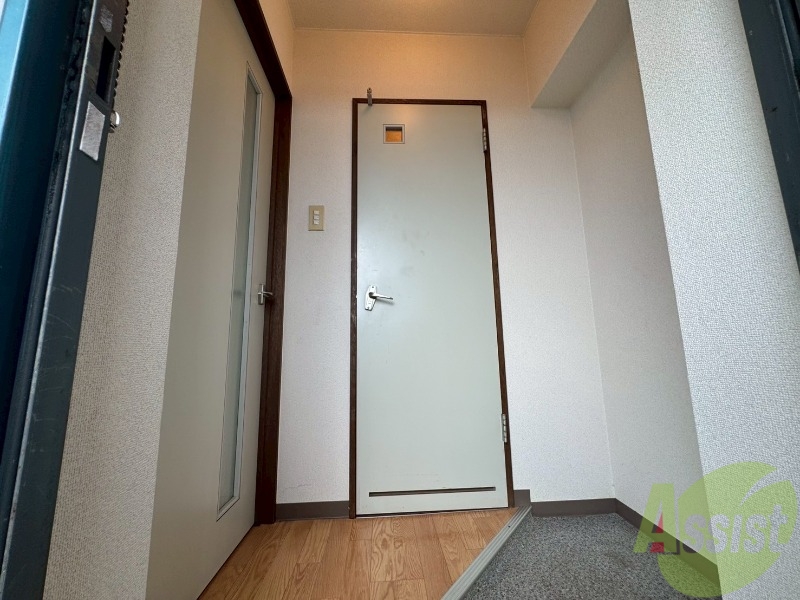 玄関　玄関の様子です。明るい印象ですね。気分もあがりそう。