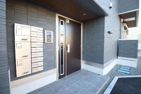 セキュリティ　オートロック、宅配ボックス完備