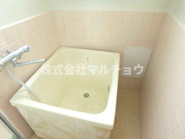 バス・シャワールーム　落ち着いた空間のお風呂です