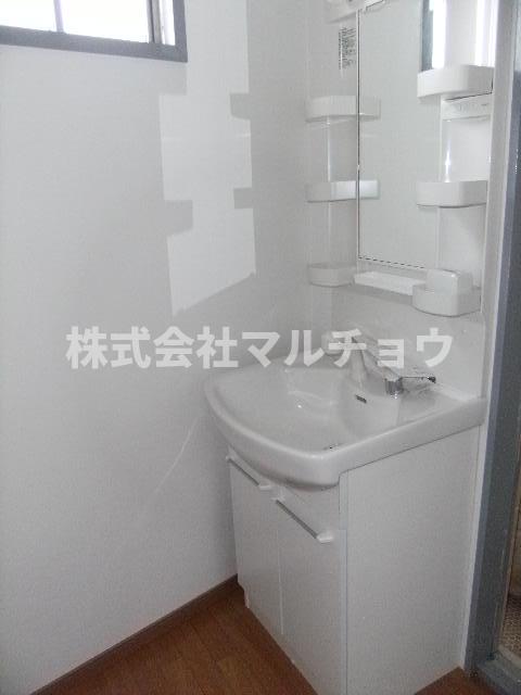 洗面設備　独立洗面台です