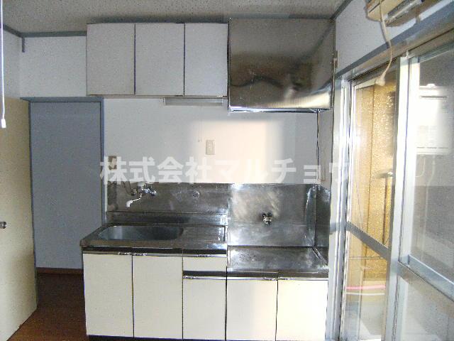 キッチン　コンパクトなキッチンで掃除もラクラク