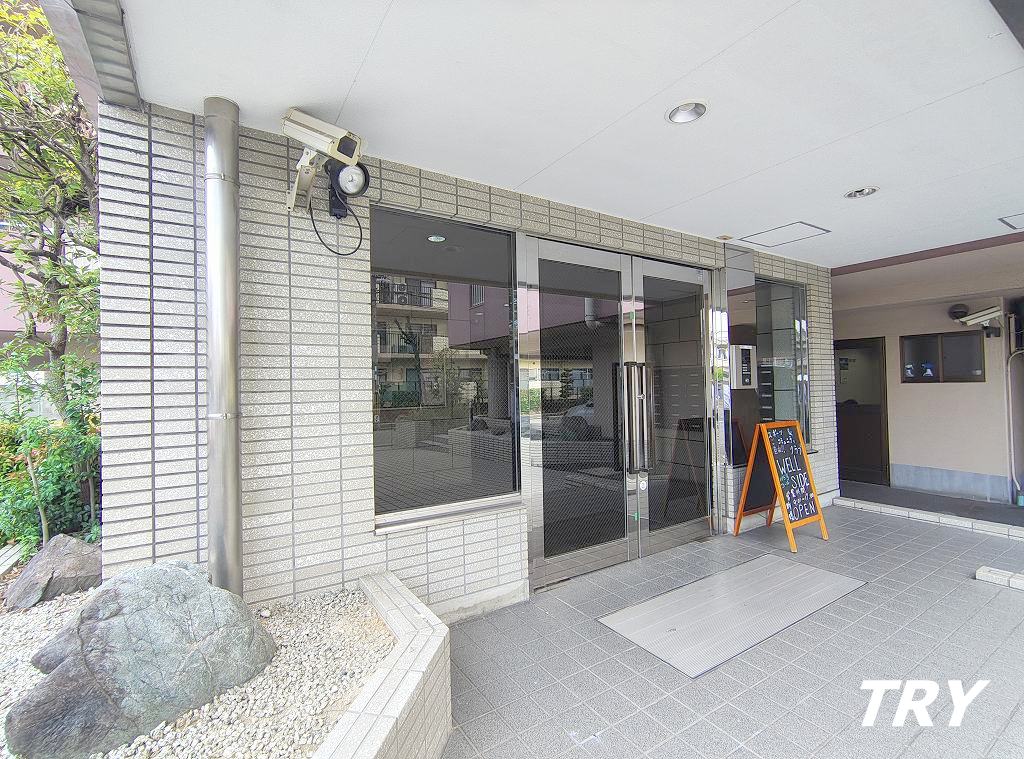 エントランス　オートロック完備で安心です