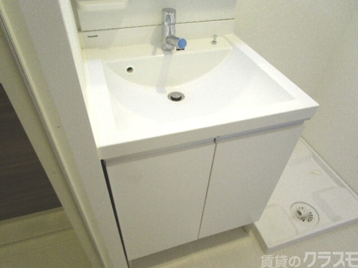 洗面設備　忙しい朝に洗髪洗面化粧台！