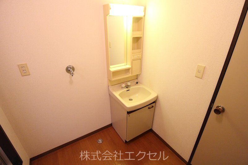 洗面設備　洗面化粧台です。