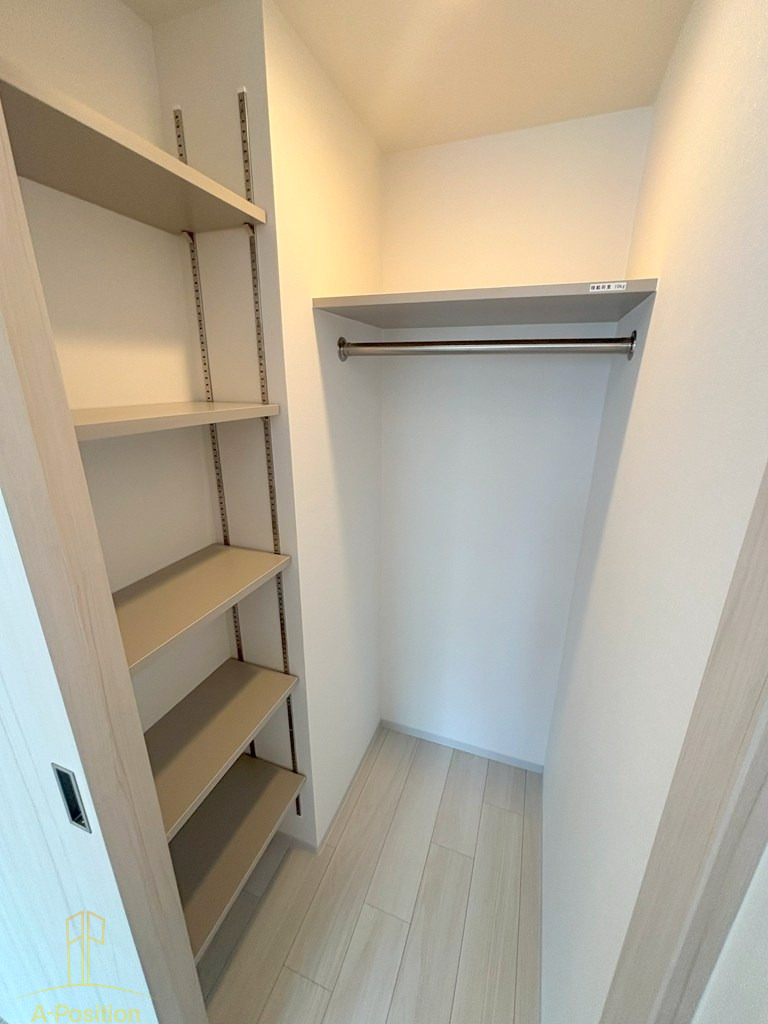 収納　コンフォリア・リヴ北浜淡路町