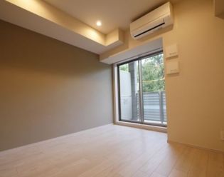 居室・リビング　同マンション別部屋参照。