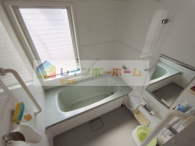 バス・シャワールーム　共用の浴室です。