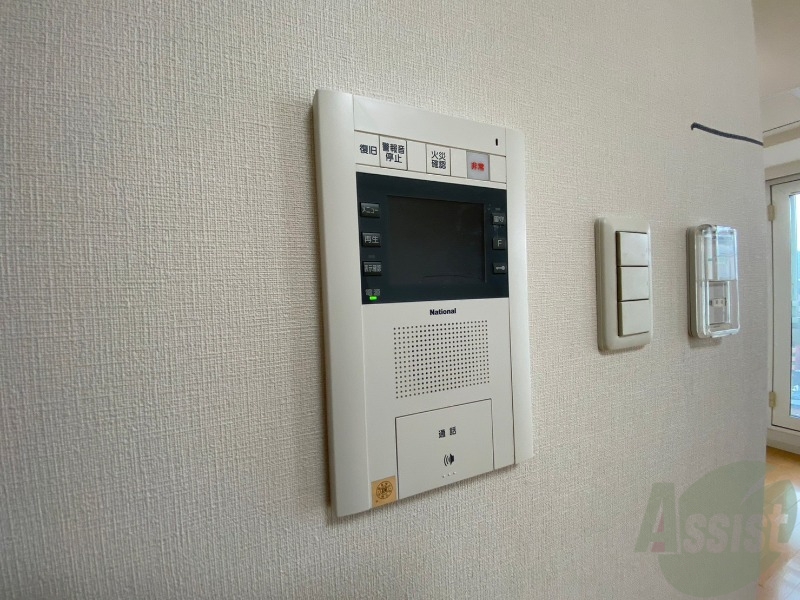 セキュリティ　ＴＶモニター付インターホンです。来客者の顔が見えるので安心！