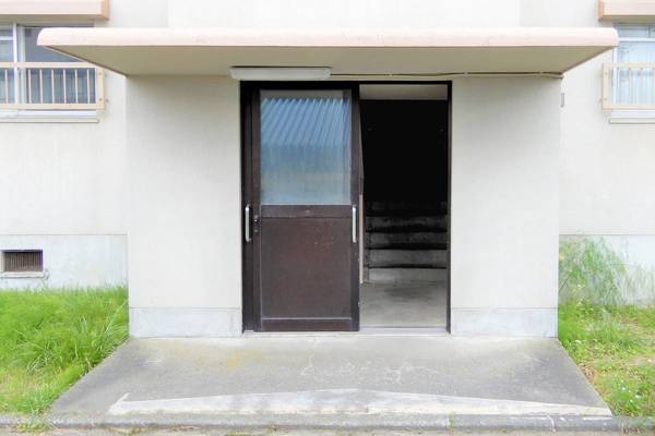 エントランス　ゆとりのあるエントランスです