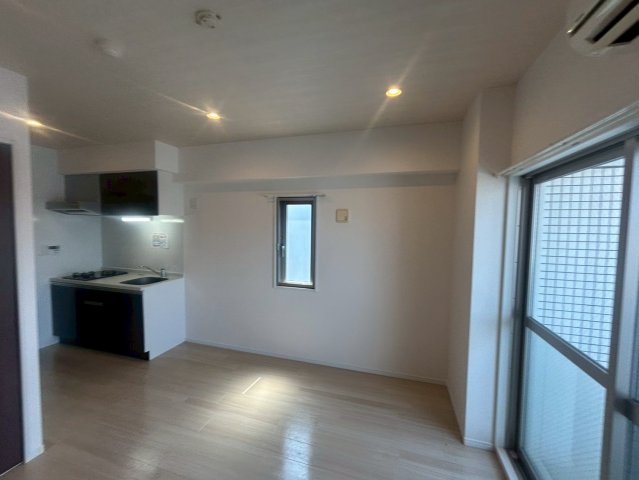 居室・リビング　アレーヌコート金山