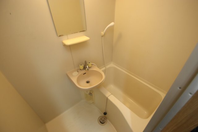 バス・シャワールーム　バス／シャワー