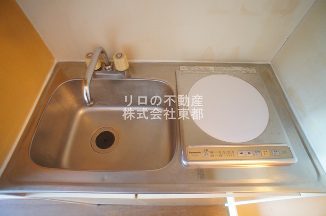 キッチン　火を使わず安心でお掃除も簡単なＩＨコンロ１口付です♪