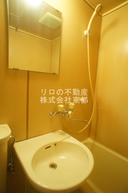 洗面設備　洗面ボウルと鏡もございます☆