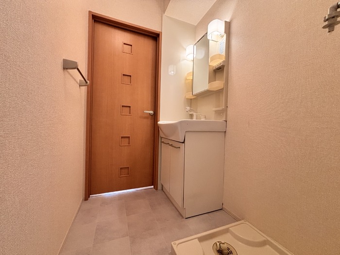 洗面設備　コンパクトで使いやすい洗面所