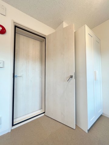 その他部屋・スペース　防音室の入り口は二重扉で仕切られています