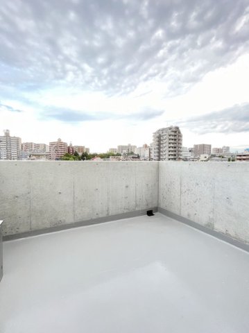 バルコニー　401号室のみルーフバルコニー付きです