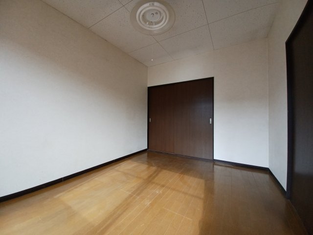 その他部屋・スペース　落ち着いて過ごせるお部屋なので、寝室にいかがでしょうか