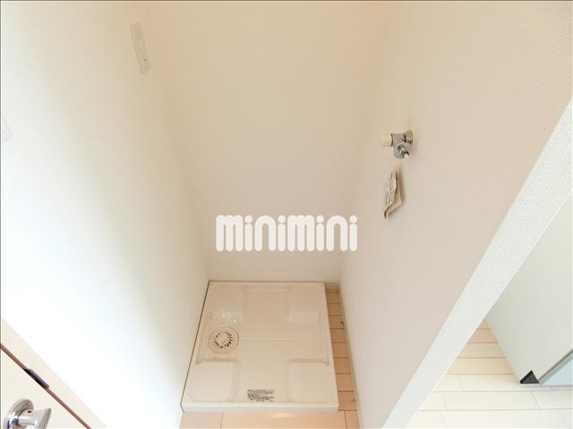 その他設備　室内洗濯機置場には排水パン付き。