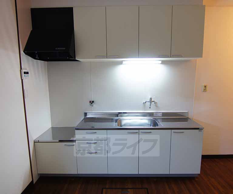 キッチン　大きなキッチンが入っています。