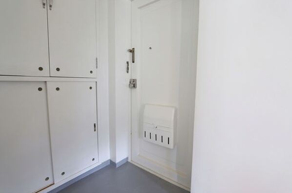 【ビレッジハウス栗山1号棟の玄関】