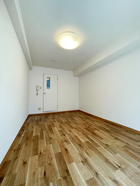 居室・リビング　照明付きです♪