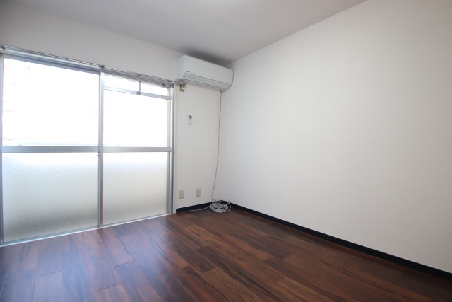 居室・リビング　※別の号室のお写真です。現状優先。