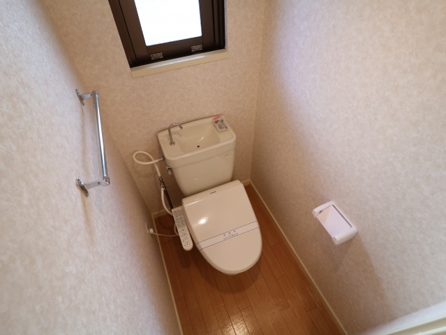 トイレ　※温水洗浄便座はサービス設置品