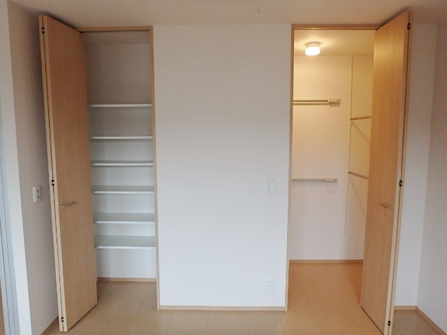 収納　★別部屋参考写真です★